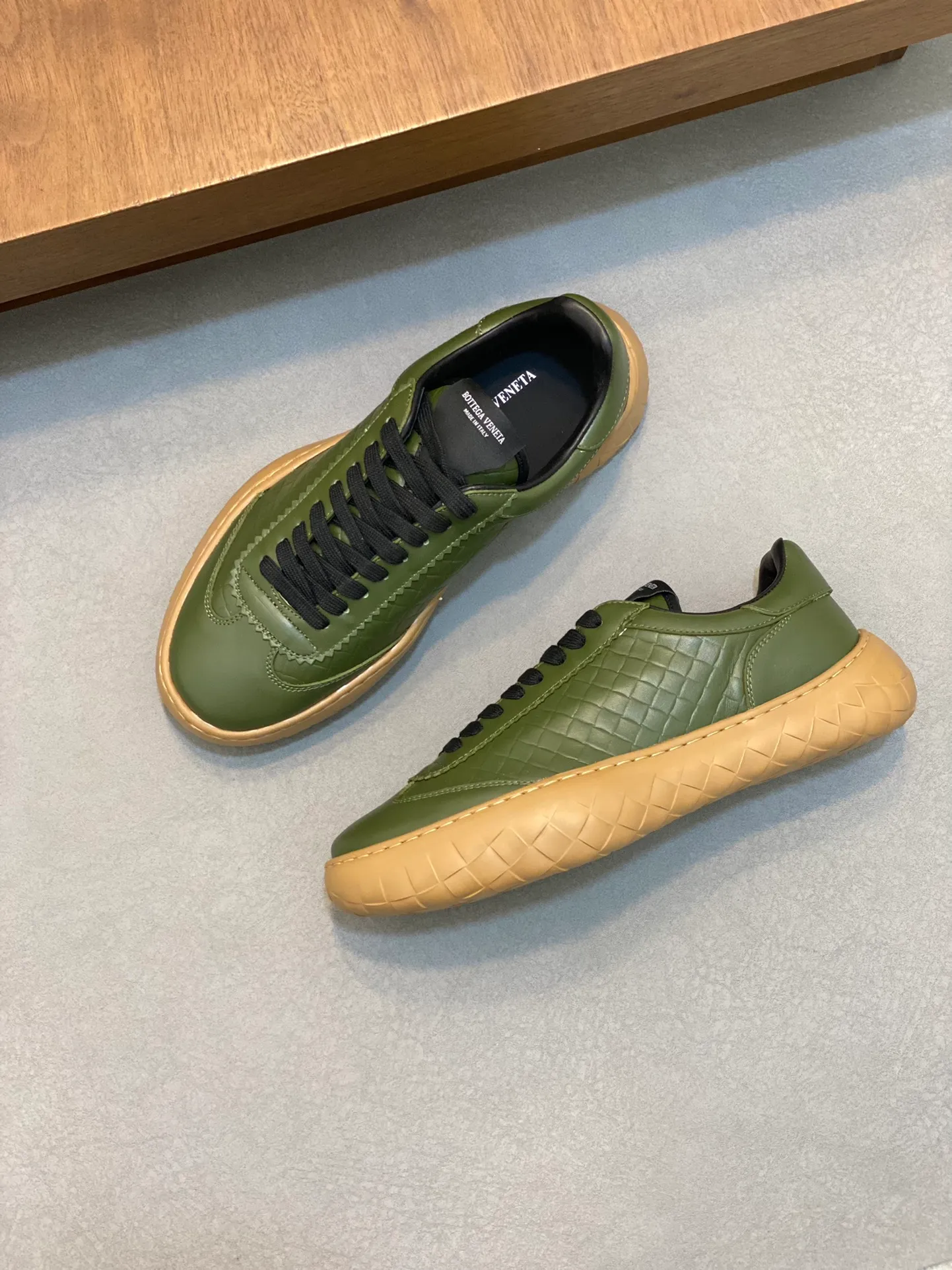 Men's men's shoes 💰480 [New style] ⛺️⛺️BV-Bottega Veneta men's Apollo sneakers. Run to the next stop at a brisk and comfortable pace. This casual shoe is a nylon and suede cowhide lace-up sneaker. Material: Fabric stitching cowhide and cow suede. Rubber outsole Size: 38-44 (45 can be customized